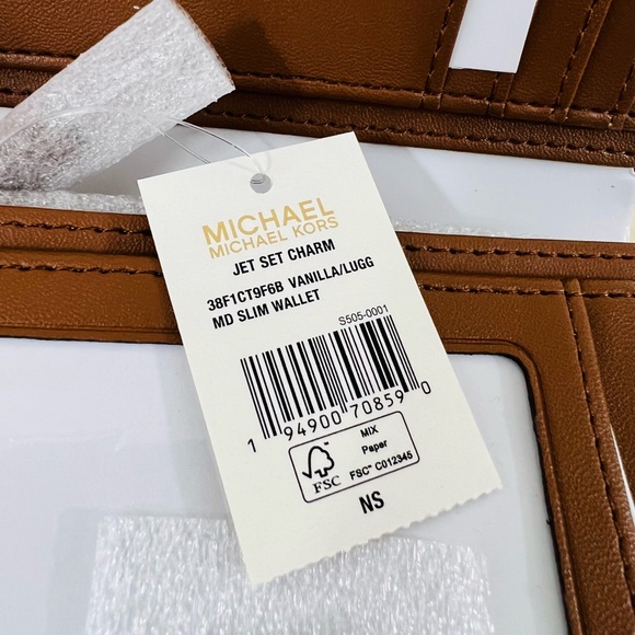 Michael Kors Jet Set Charm Medium Slim Wallet - Picture 11 of 15